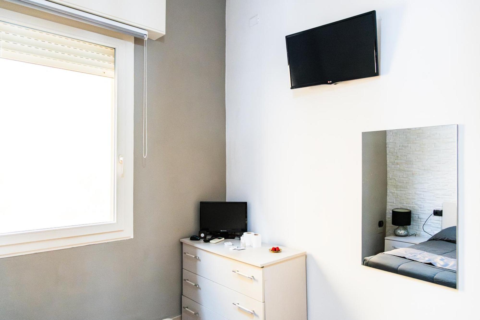 La Casa Di Ryan - Camere - Policlinico - Cittadella Monserrato Bagian luar foto